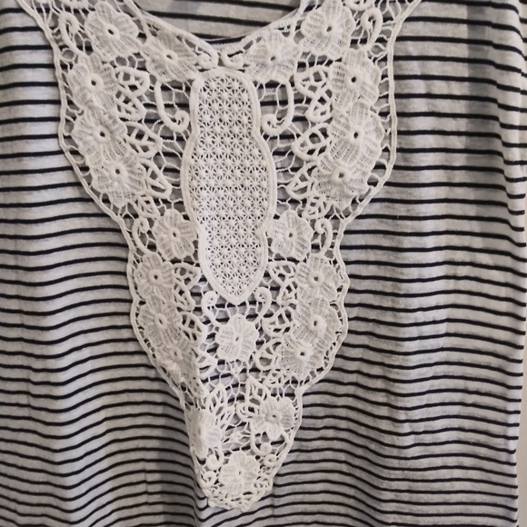 Francesca's Lace Front Striped Tank - Picture 4 of 4